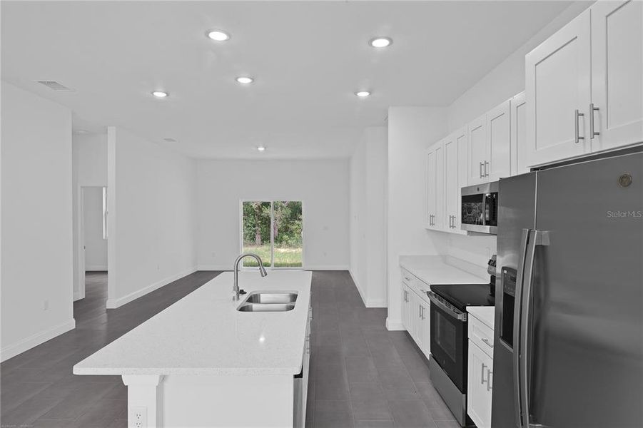 Furnished interior view inside a new home in , Dunnellon (Image 15).