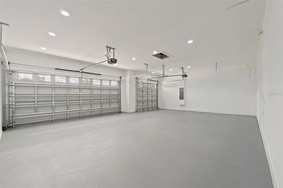 Spacious, unfurnished interior of a new home in , Winter Haven (Image 38).
