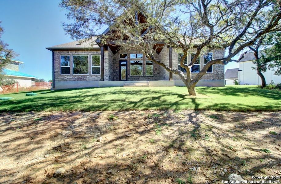 Image 32 of a home in Verandas at the Rim. Image 32 of a home in Verandas at the Rim.