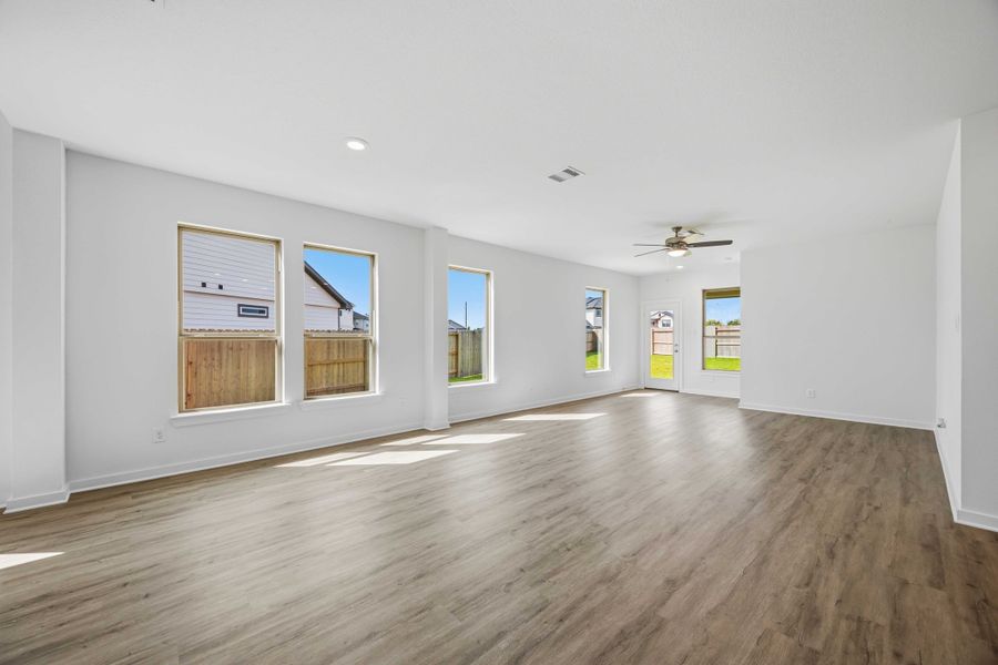 Spacious, unfurnished interior of a new home in La Segarra 40', Brookshire (Image 24). Spacious, unfurnished interior of a new home in La Segarra 40', Brookshire (Image 24).