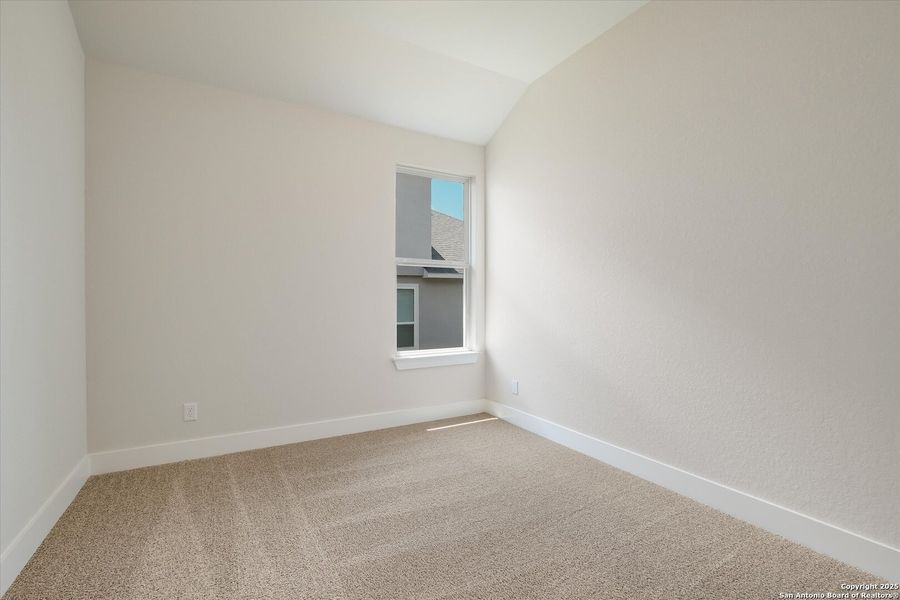 Spacious, unfurnished interior of a new home in Esperanza, Boerne (Image 28).