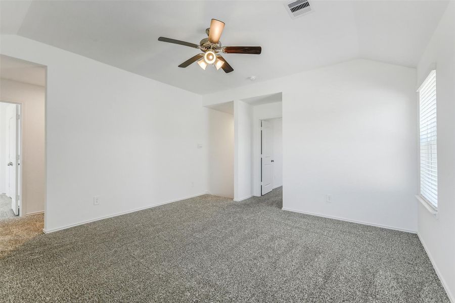 Spacious, unfurnished interior of a new home in Breckenridge Forest, Spring (Image 25). Spacious, unfurnished interior of a new home in Breckenridge Forest, Spring (Image 25).