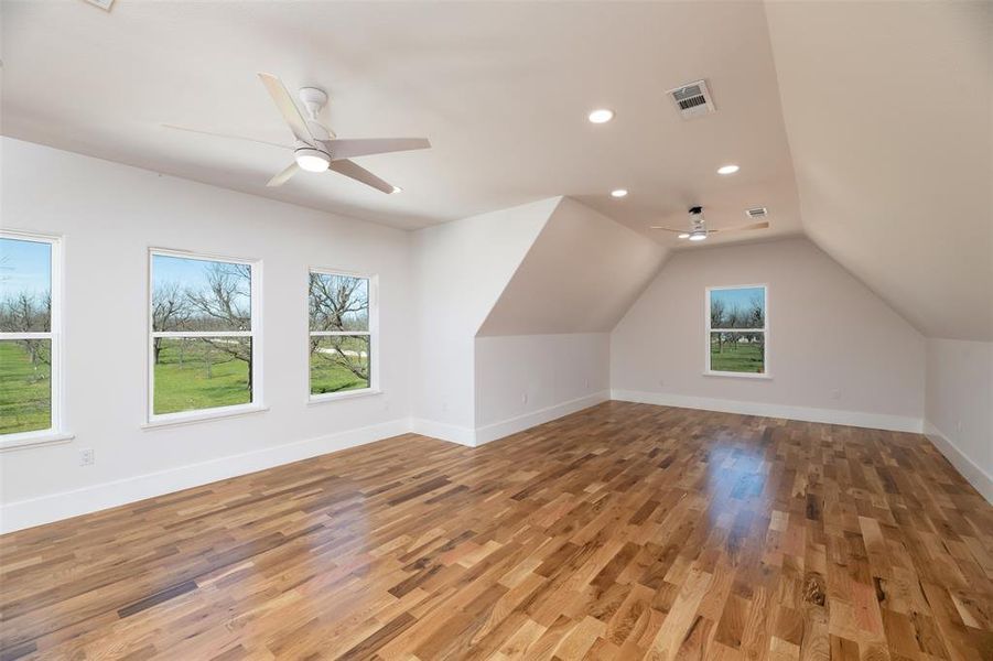 Spacious, unfurnished interior of a new home in , Granbury (Image 28). Spacious, unfurnished interior of a new home in , Granbury (Image 28).