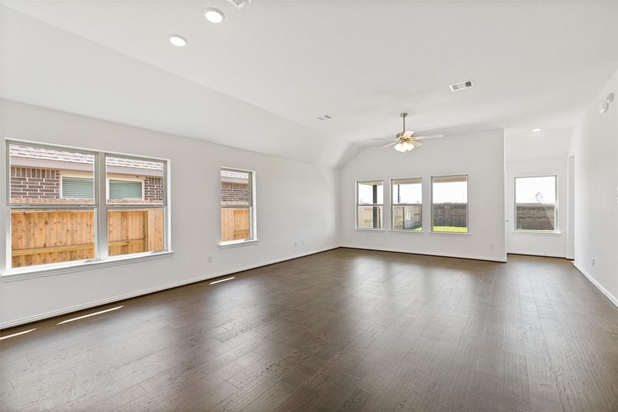 Spacious, unfurnished interior of a new home in Cypress Green, Hockley (Image 26).