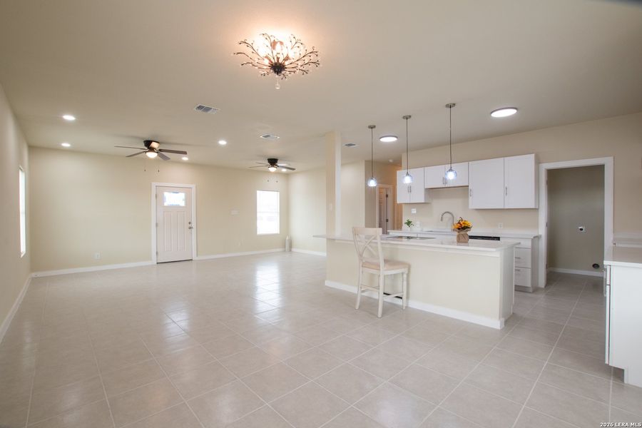 Spacious, unfurnished interior of a new home in , New Braunfels (Image 17).