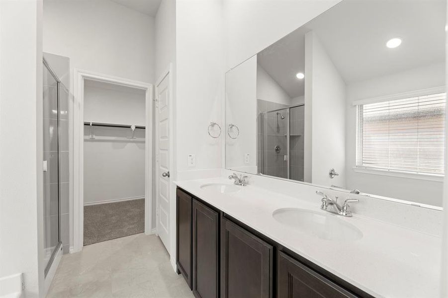 21. 118 Coyote - Bath 21. 118 Coyote - Bath