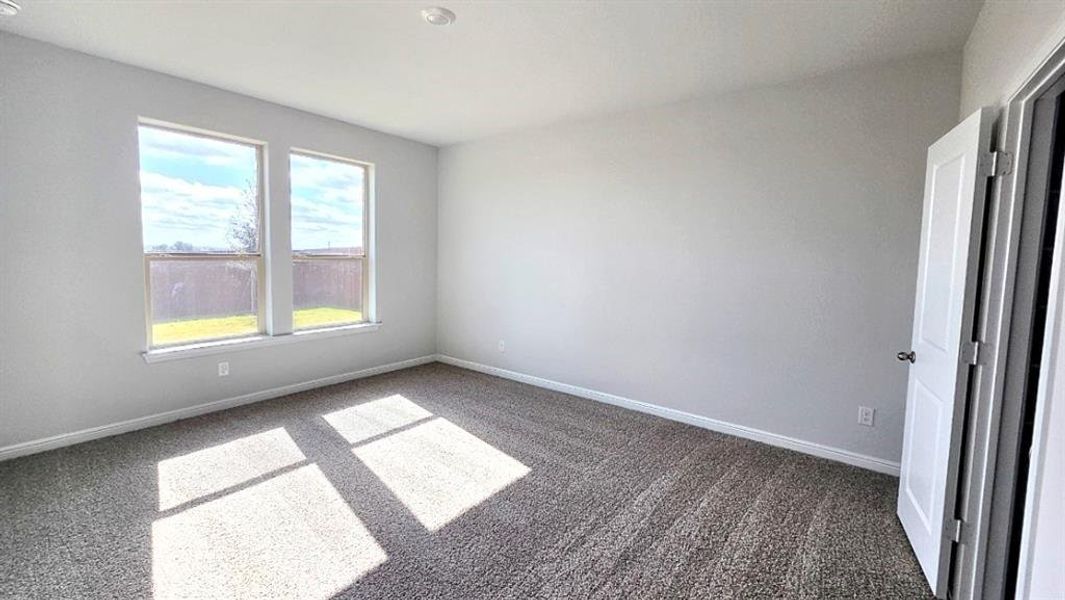 Spacious, unfurnished interior of a new home in Vista Point, Grandview (Image 15).