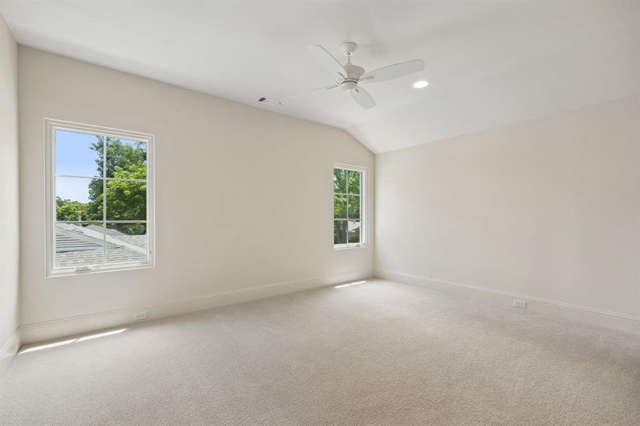 Spacious, unfurnished interior of a new home in , Dallas (Image 24).