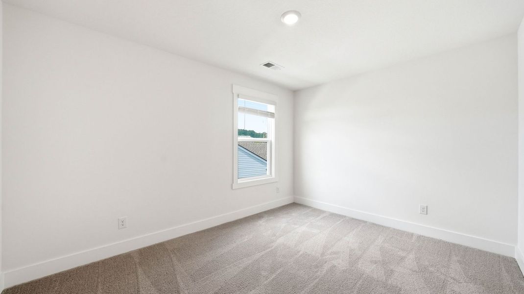 Spacious, unfurnished interior of a new home in Fieldcrest Acres, Blountville (Image 31).