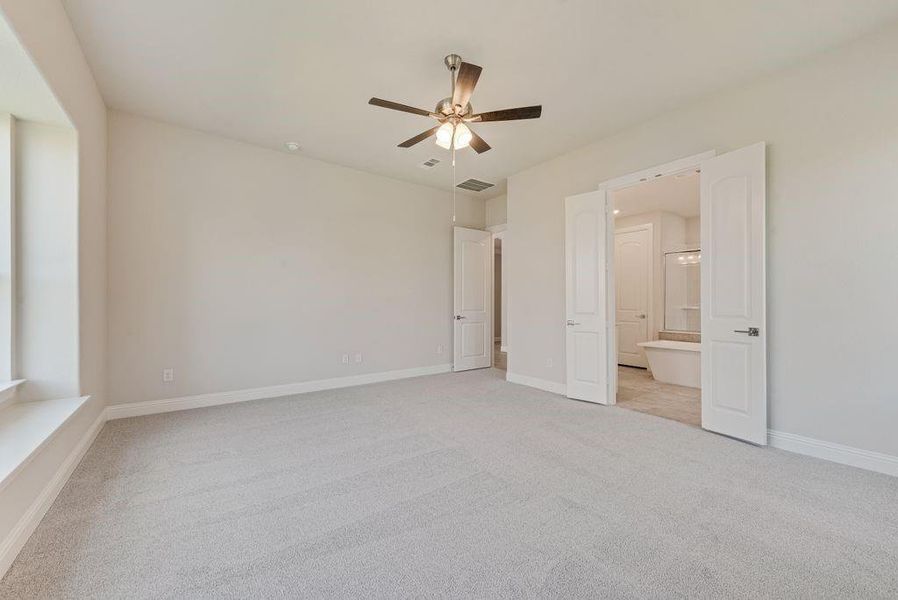 Spacious, unfurnished interior of a new home in South Pointe, Mansfield (Image 28).