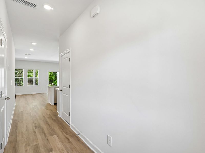 Spacious, unfurnished interior of a new home in Rocky River Towns, Charlotte (Image 10). Spacious, unfurnished interior of a new home in Rocky River Towns, Charlotte (Image 10).