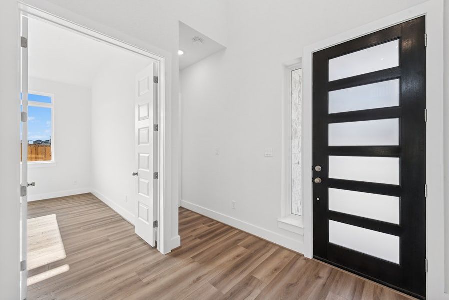 Spacious, unfurnished interior of a new home in Blackhawk, Pflugerville (Image 17).