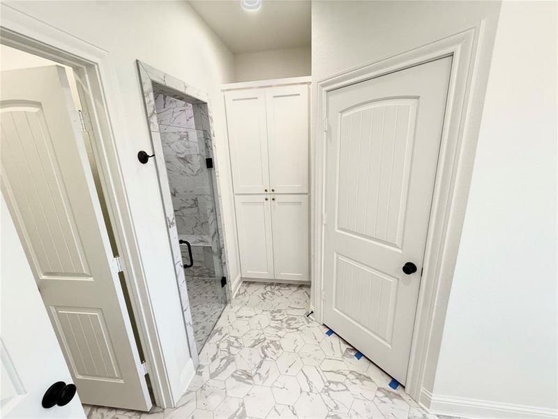 Spacious, unfurnished interior of a new home in , Lindsay (Image 15).
