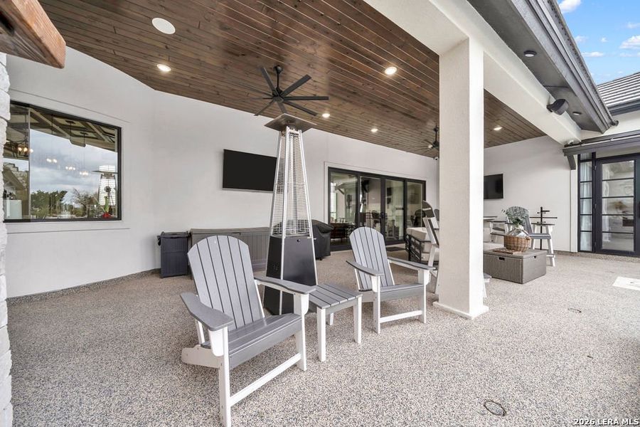 Exterior details and patio area of a home in , New Braunfels (Image 32).
