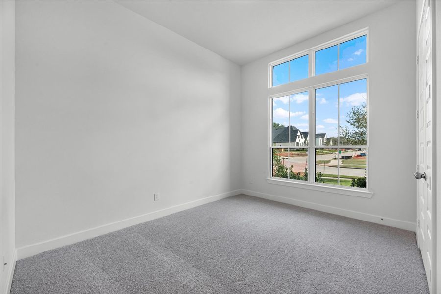 Spacious, unfurnished interior of a new home in Sienna, Missouri City (Image 20).