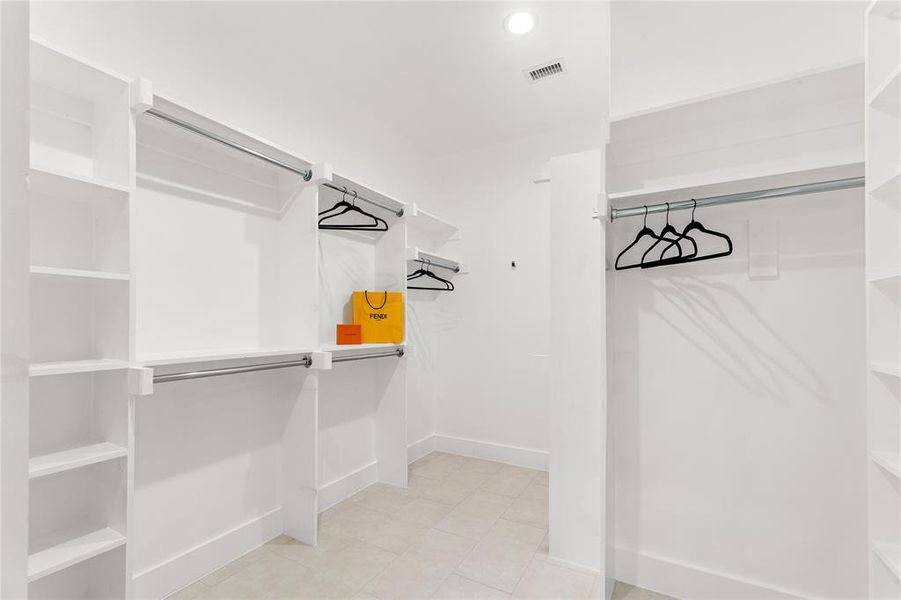 Image 36 of a home in .