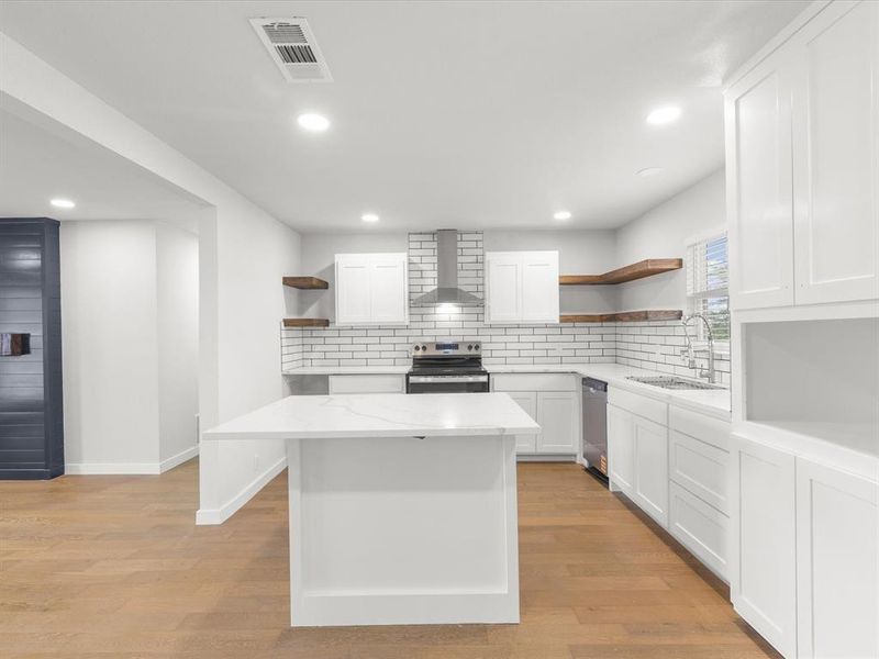 Furnished interior view inside a new home in , Bowie (Image 8).