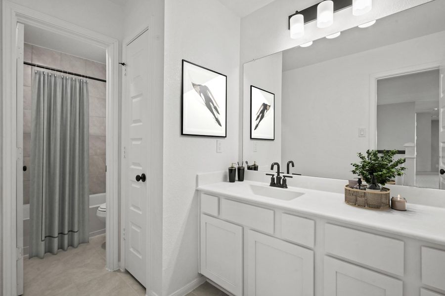 Hall bath (*Photo not of actual home and used for illustration purposes only.) Hall bath (*Photo not of actual home and used for illustration purposes only.)