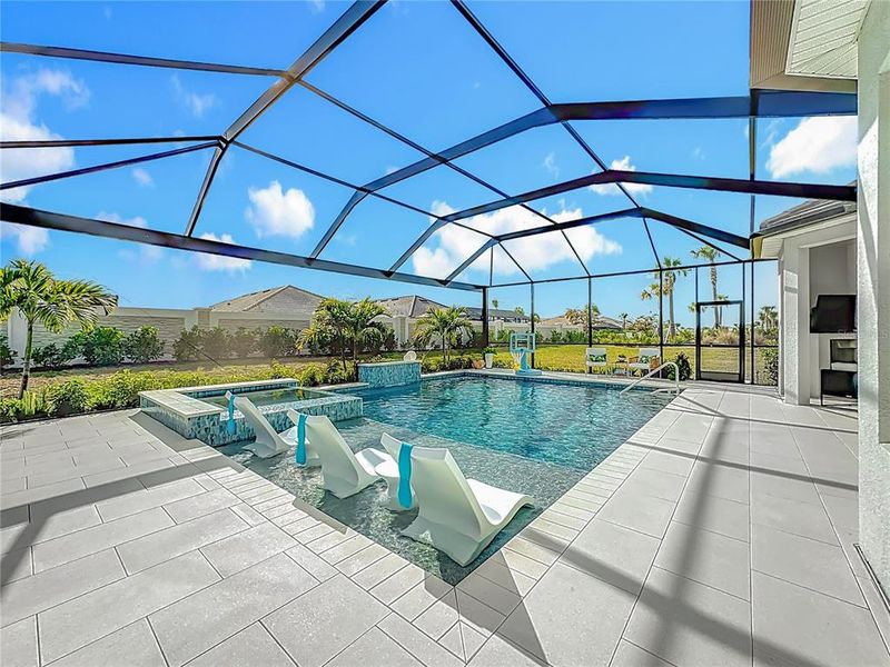 Exterior details and patio area of a home in , Lakewood Ranch (Image 28).