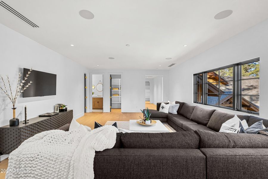 Upstairs Loft/Flex Room Upstairs Loft/Flex Room