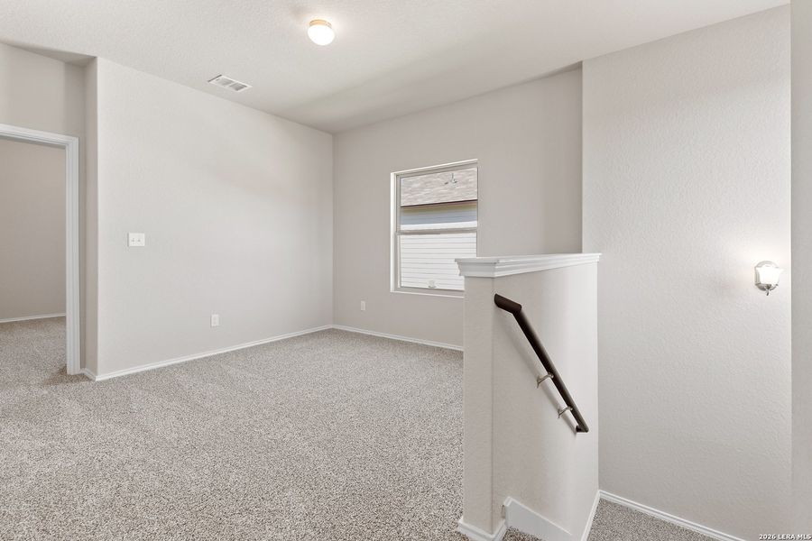 Spacious, unfurnished interior of a new home in Blue Ridge Ranch, San Antonio (Image 13).