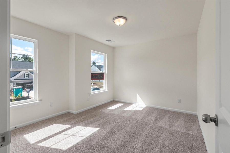 Spacious, unfurnished interior of a new home in Parker's Preserve, Ridgeville (Image 26).