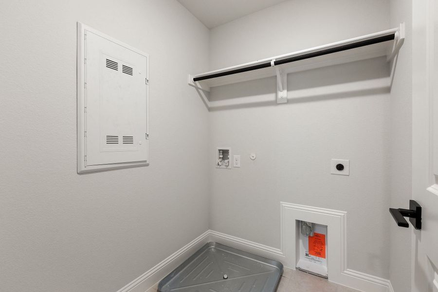 Spacious, unfurnished interior of a new home in Lake Park Villas, Wylie (Image 38).