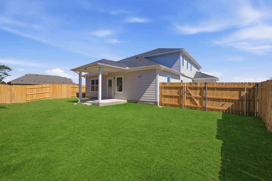 Exterior details and patio area of a home in Grande Estates, Bertram (Image 4).