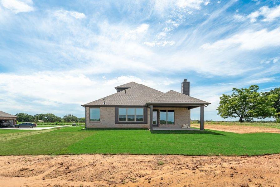 Exterior details and patio area of a home in , Whitesboro (Image 4).