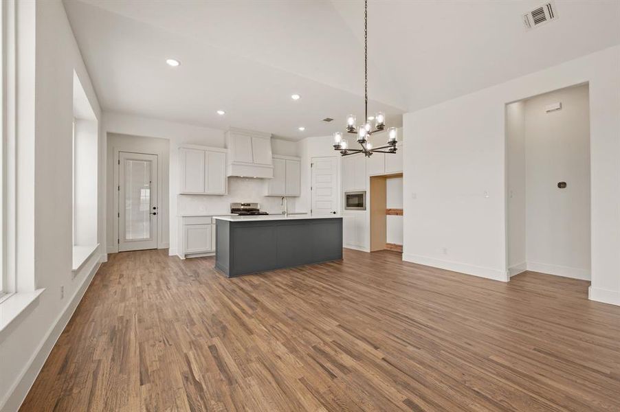 Spacious, unfurnished interior of a new home in The Resort on Eagle Mt. Lake, Fort Worth (Image 23). Spacious, unfurnished interior of a new home in The Resort on Eagle Mt. Lake, Fort Worth (Image 23).