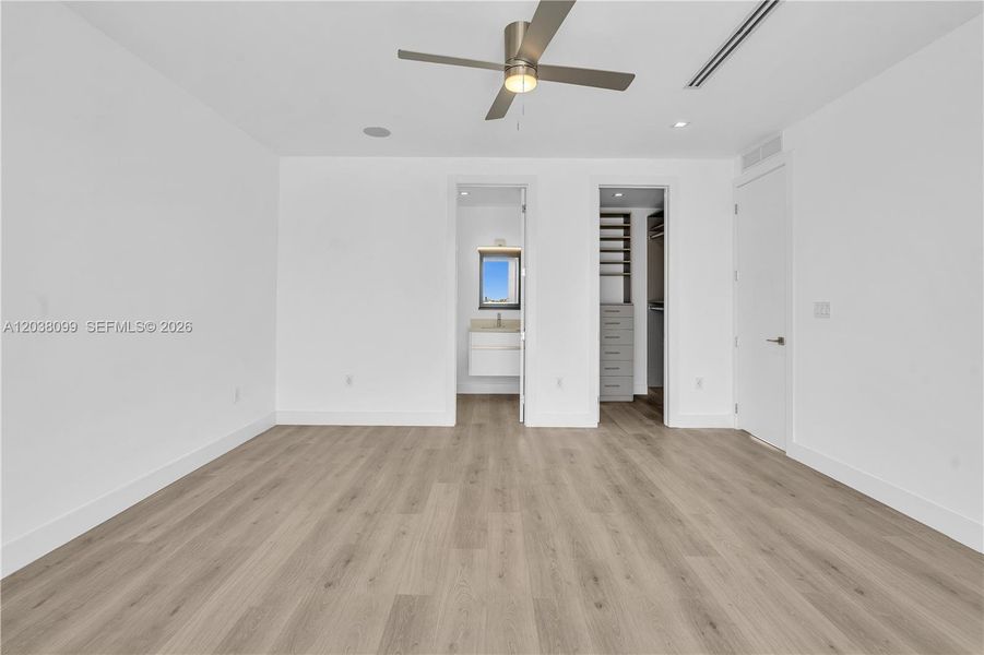 Spacious, unfurnished interior of a new home in , Miami (Image 17).