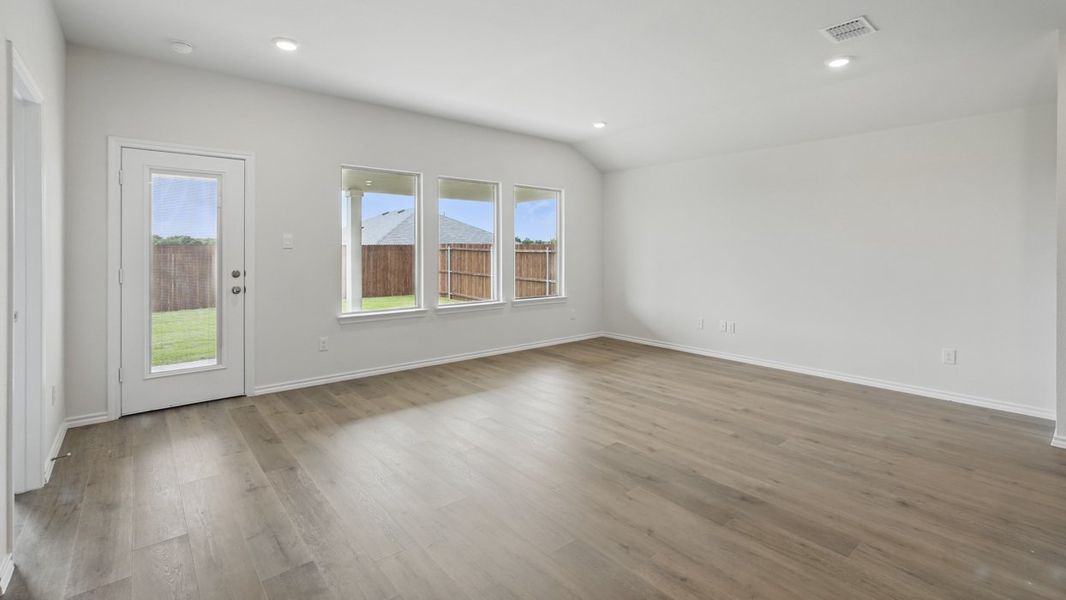 Spacious, unfurnished interior of a new home in Crane Crossing, Crandall (Image 12).