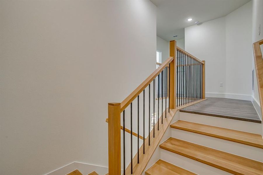 Spacious, unfurnished interior of a new home in , Granbury (Image 23).