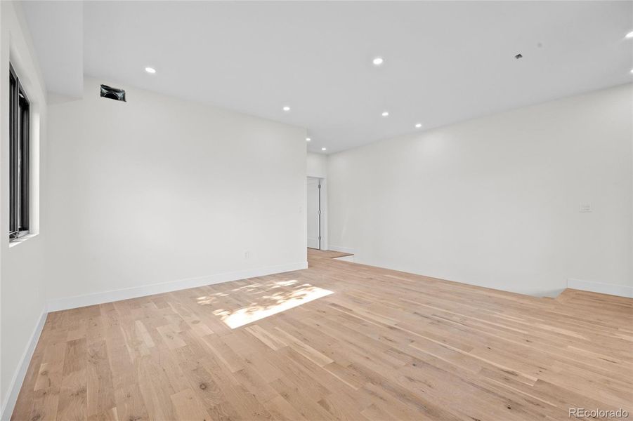 Spacious, unfurnished interior of a new home in , Denver (Image 28).