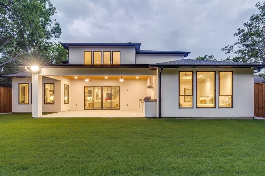 Exterior details and patio area of a home in , Dallas (Image 4).