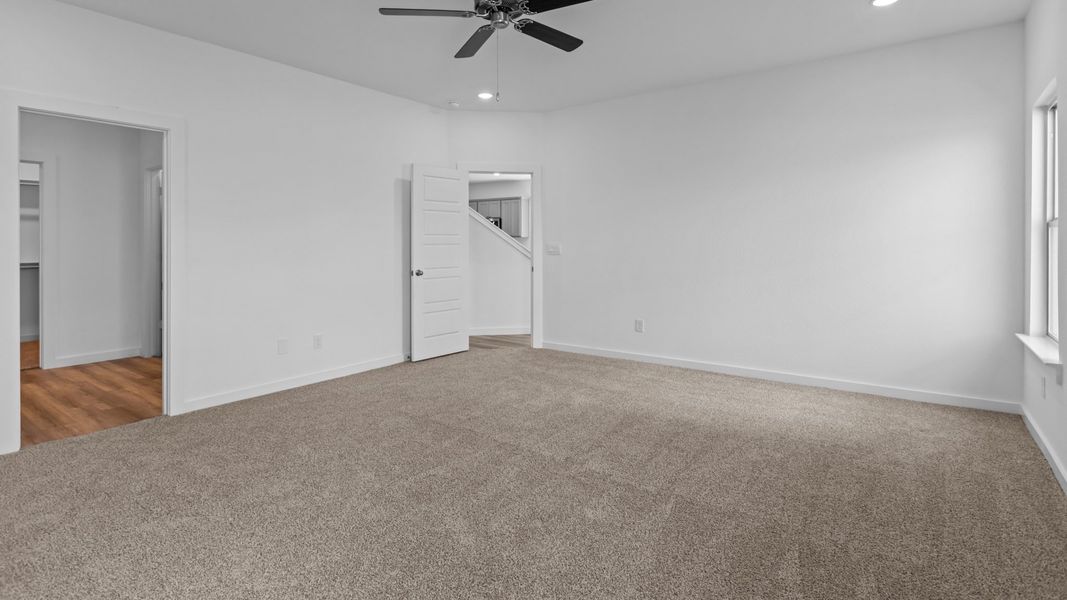 Spacious, unfurnished interior of a new home in Allen Farms, Lubbock (Image 13).