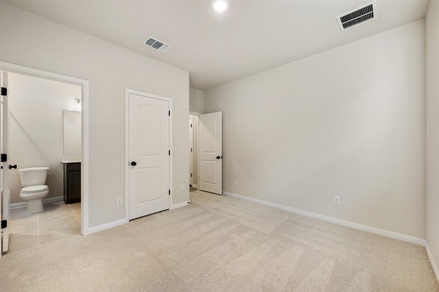 Photos are representative images and renderings for illustrative purposes only. Actual structural options and design images of the home may vary. Photos are representative images and renderings for illustrative purposes only. Actual structural options and design images of the home may vary.