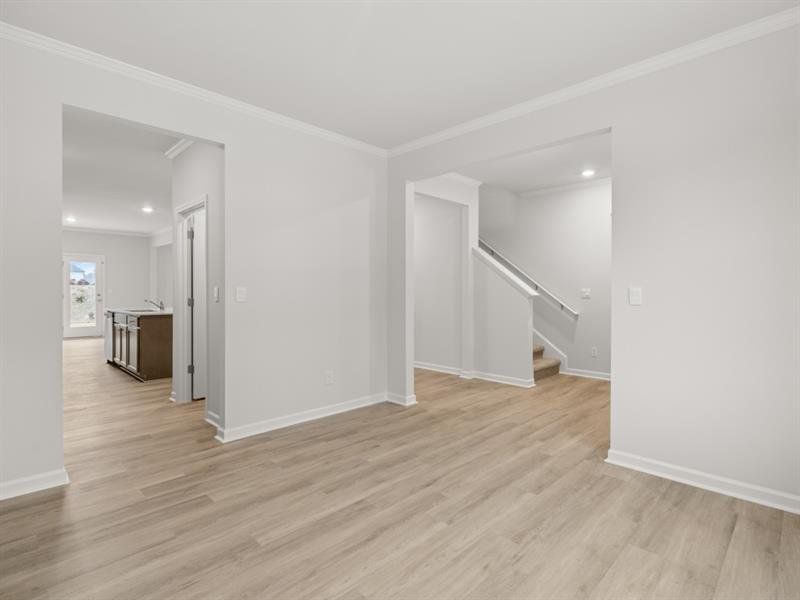 Spacious, unfurnished interior of a new home in Lost Creek, Dallas (Image 33).