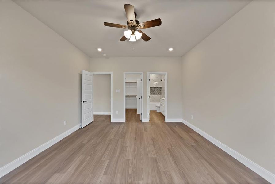 Spacious, unfurnished interior of a new home in , Granbury (Image 18).