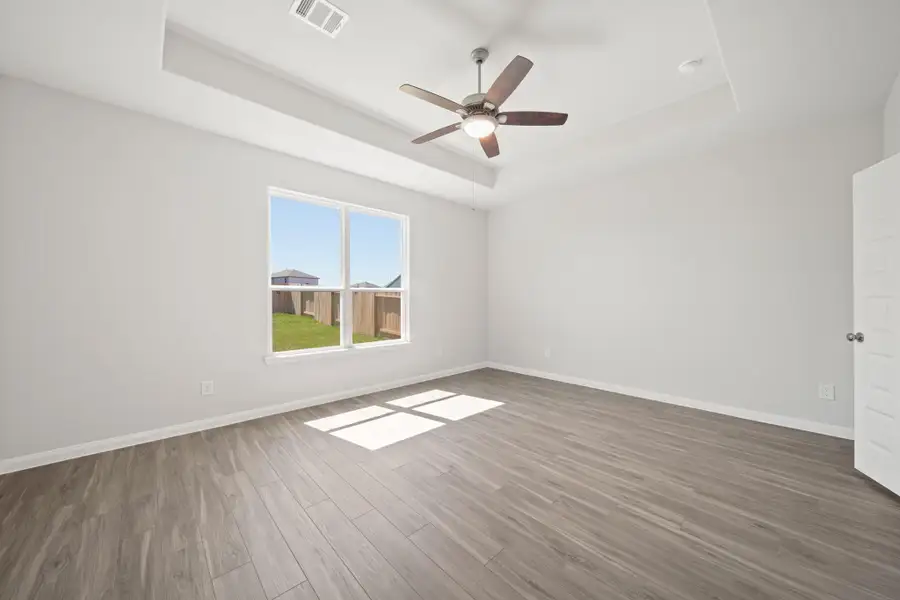 Spacious, unfurnished interior of a new home in Bluestem, Brookshire (Image 12).