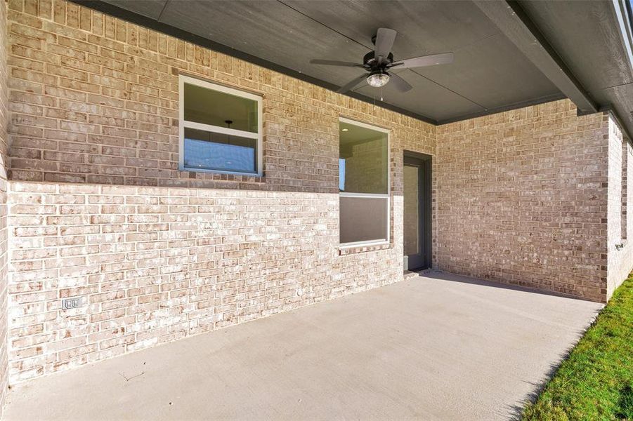 Exterior details and patio area of a home in , Granbury (Image 20).