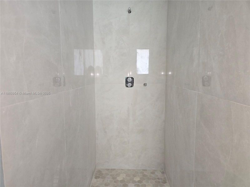 Image 37 of a home in .