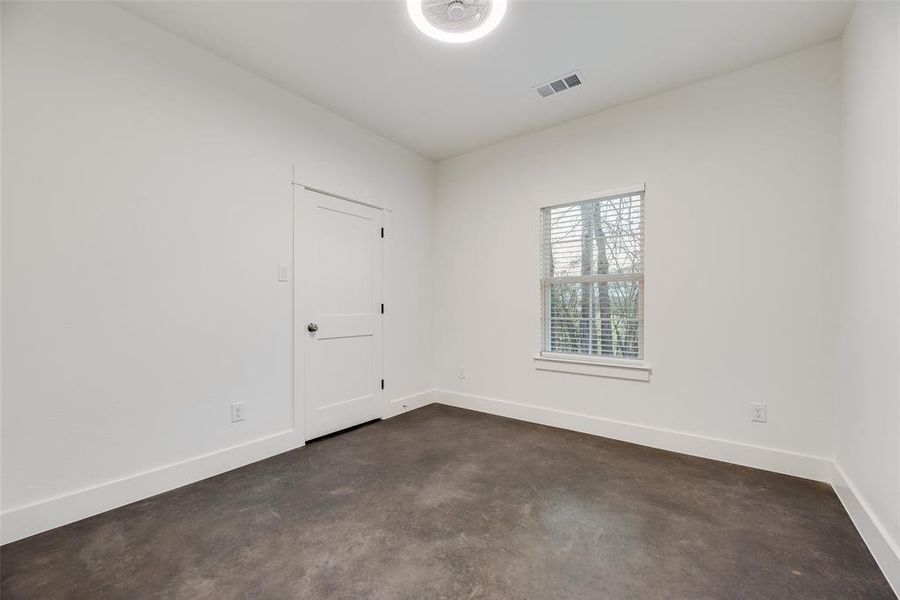 Spacious, unfurnished interior of a new home in , Greenville (Image 8).