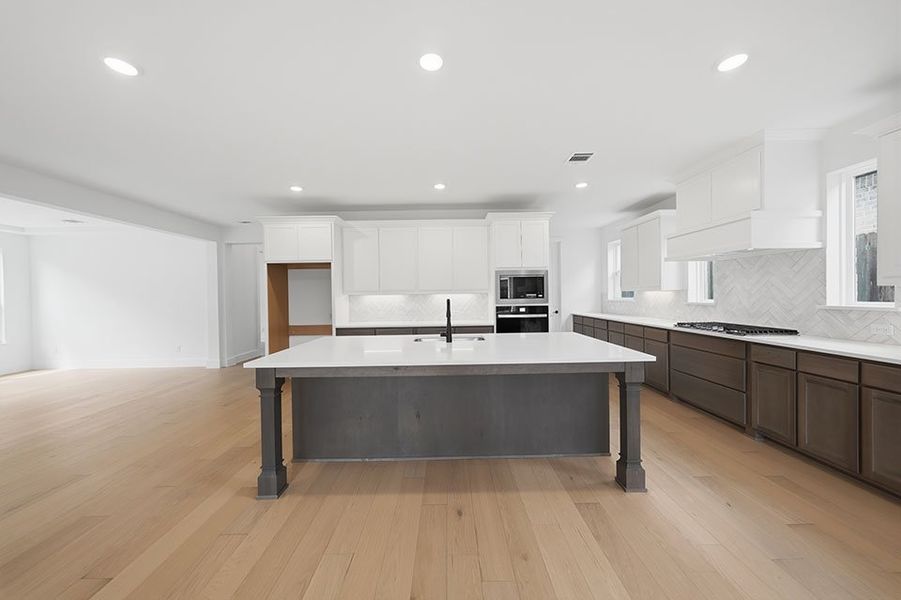 Furnished interior view inside a new home in Tavolo Park, Fort Worth (Image 8).