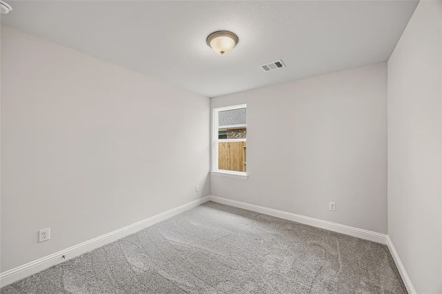 Spacious, unfurnished interior of a new home in Stonebrooke, Conroe (Image 15).