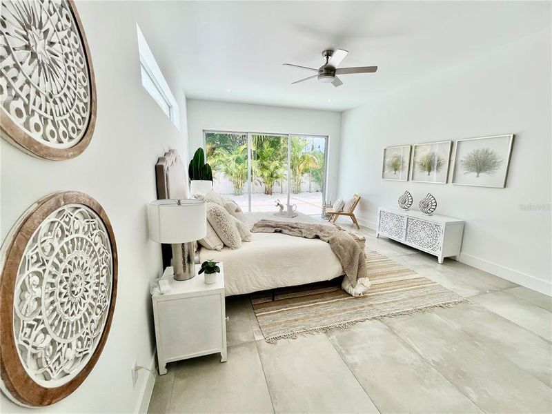 Furnished interior view inside a new home in , Sarasota (Image 7).