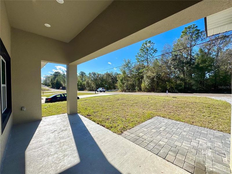 Exterior details and patio area of a home in , Citrus Springs (Image 15).