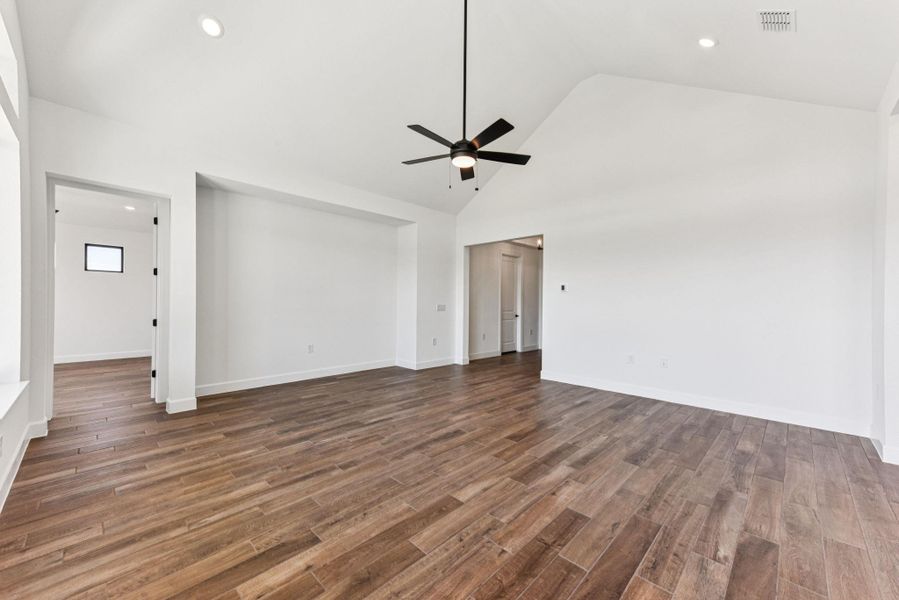 Spacious, unfurnished interior of a new home in Traditional at Kissing Tree, San Marcos (Image 31).