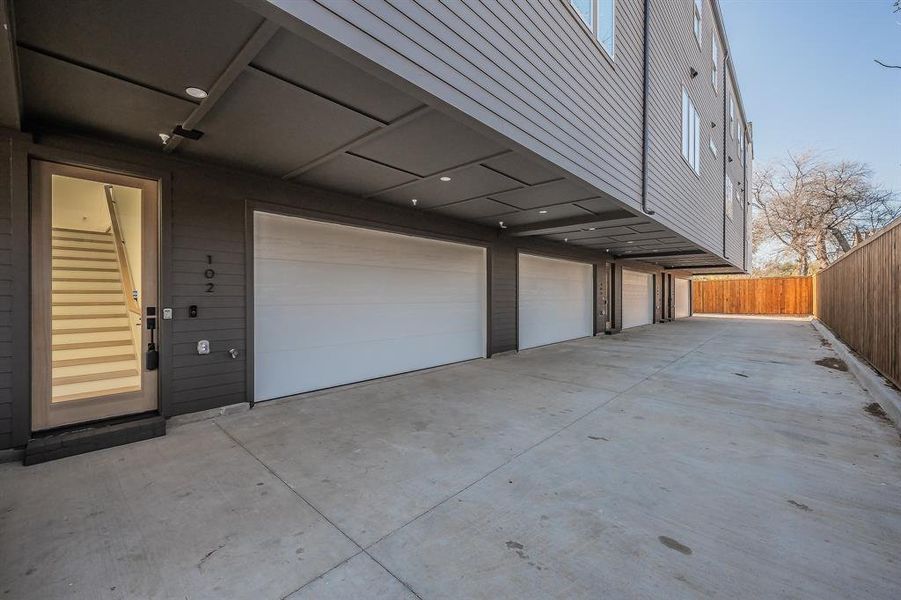 Exterior details and patio area of a home in , Dallas (Image 4).