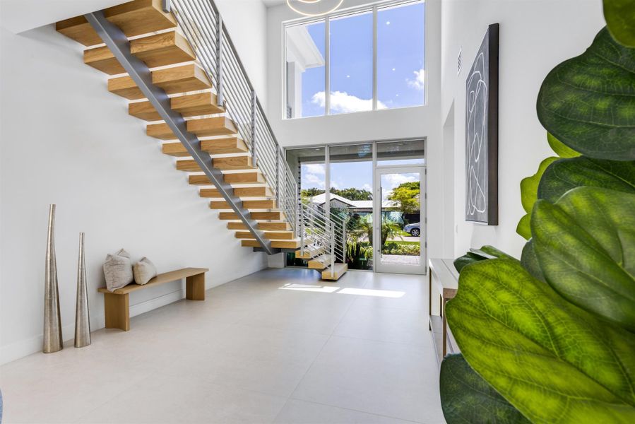 FOYER_LOOKING_OUT_EB FOYER_LOOKING_OUT_EB